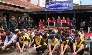 Công an Việt Nam đột kích 'ổ' lừa đảo ở Campuchia, bắt 59 người